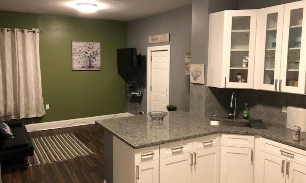 Little Village Apartment | Casa Coach Penthouse – Modern Chicago Living, 10 Min to Downtown