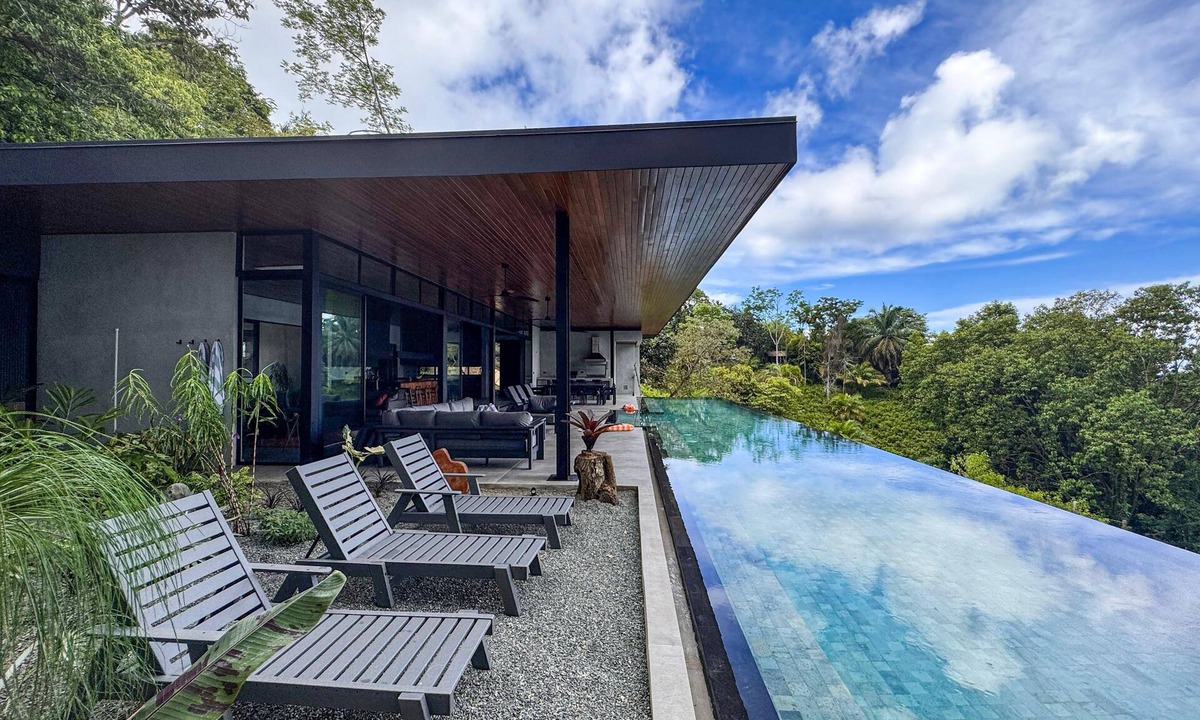 Savegre House | Casa Colibrí | 75-Ft Infinity Pool & Ocean Views