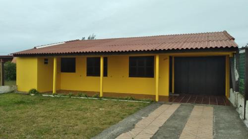 Quintao House | CASA COM 3 QUARTOS, SENDO 1 QUARTO Suite
