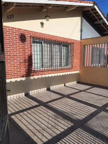 Vila Anhanguera House | Casa Completa 100m da Praia 8 Pessoas Churrasqueira-garagem para 2 carros
