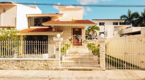 Downtown Cancun Villa | Casa con alberca privada 3BR Ideal para familias y grupos Hasta 9 personas