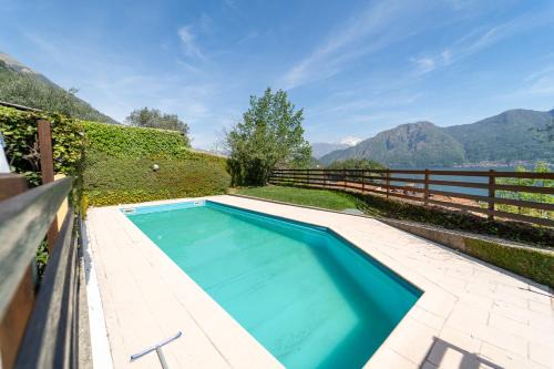 Sala Comacina Apartment | Casa con parcheggio, piscina giardino, barbecue