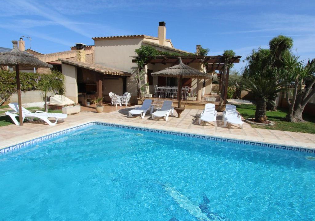 Riumar Villa | Casa con Piscina Privada, Cerca del Mar, WiFi Gratis, Aire Opcional, Mascotas y Playa para Perros - ES-184-10