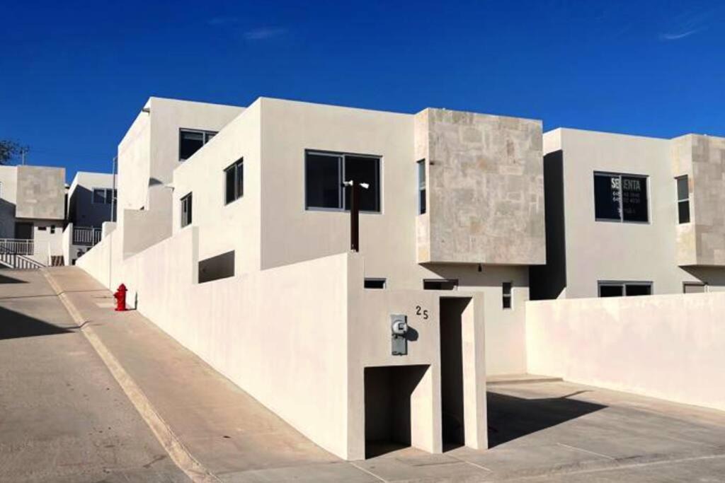 Ensenada Villa | Casa Coral 25: closed gate community house at super location!