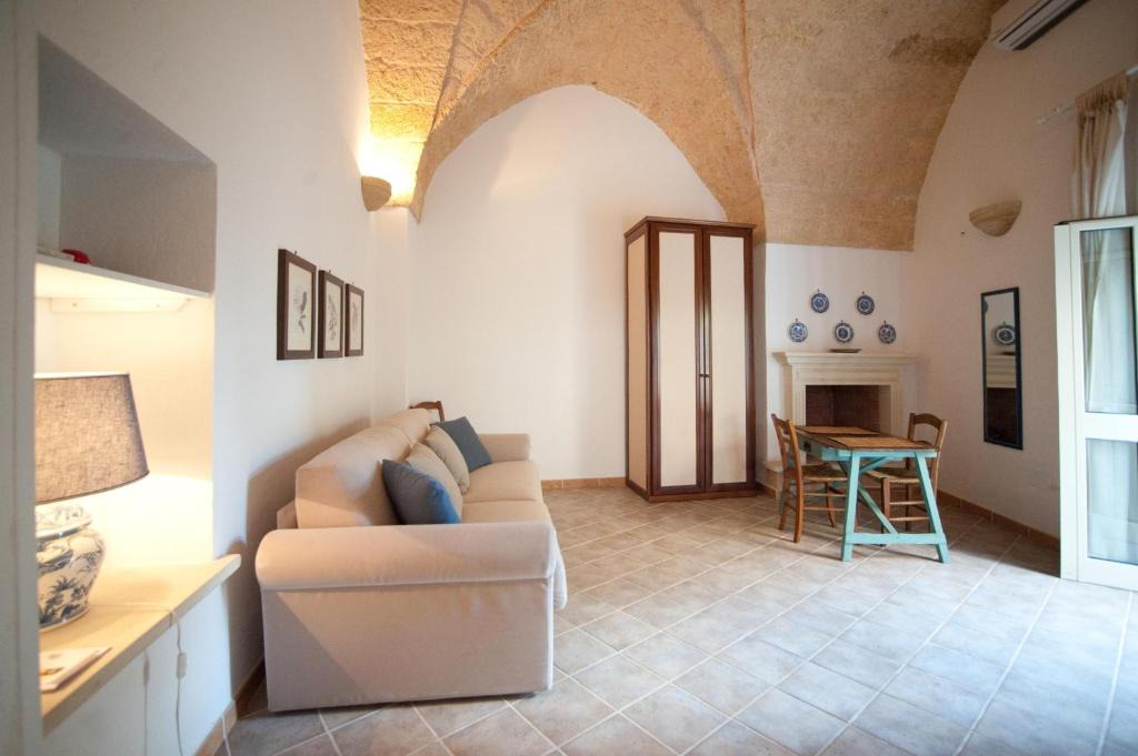 Specchia Apartment | Casa Corte Giosuè Carducci