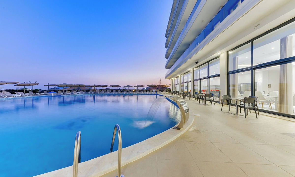 Dobra Voda Hotel | Casa Costa