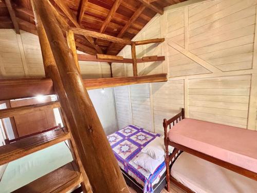 Paranagua House | Casa de 2 quartos e 1 mezanino na ilha do Mel próximo ao mar
