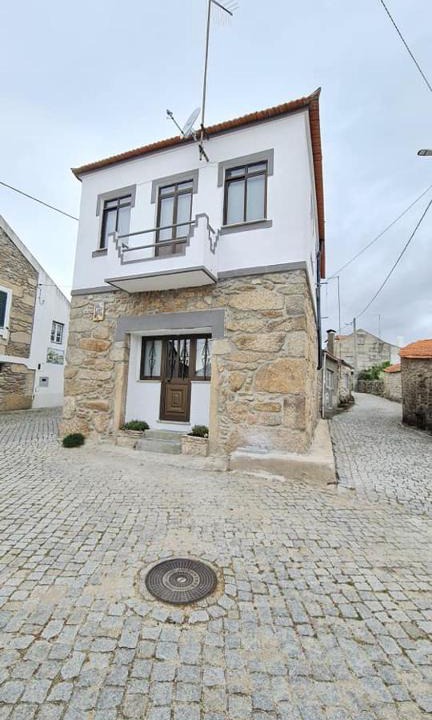 Almeida House | Casa de Ade