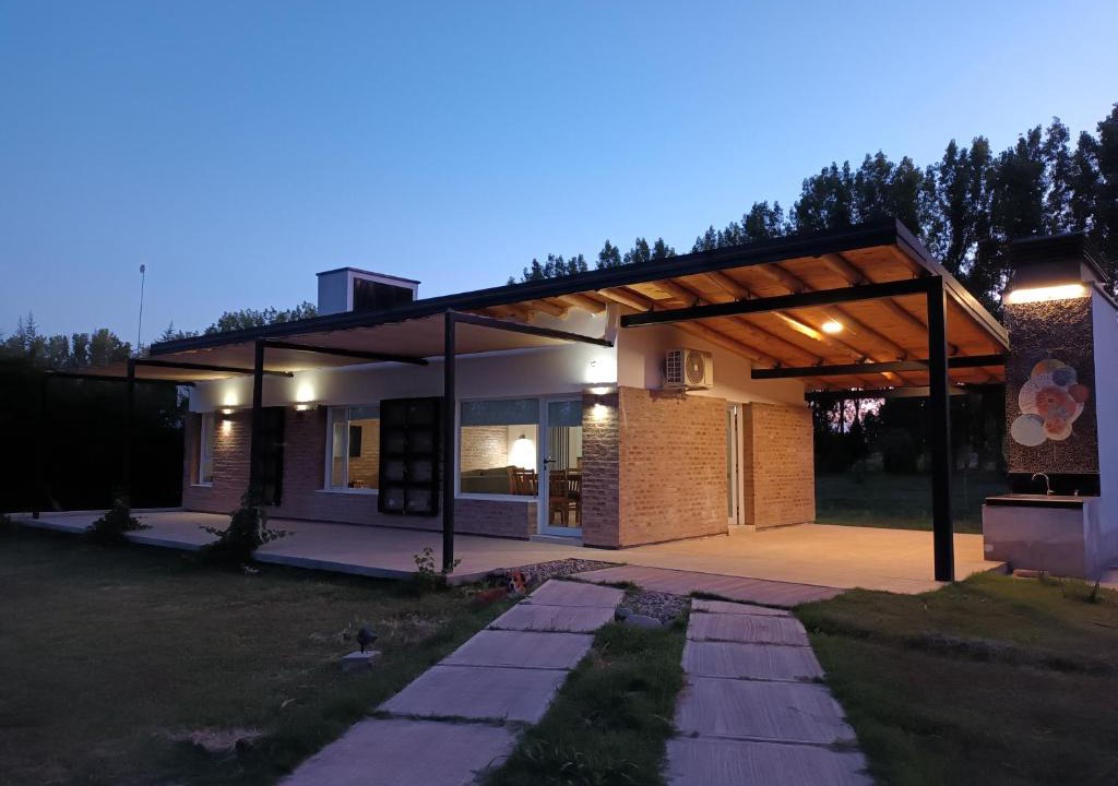 San Rafael Apartment | Casa de Campo Benegas con cochera y parrilla
