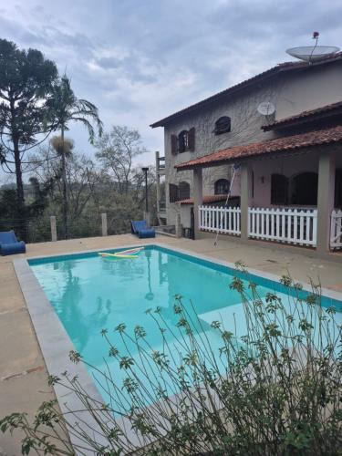Aracoiaba da Serra House | Casa de Campo ampla e confortavel em Araçoiaba da Serra com lareira, perfeita para o friozinho