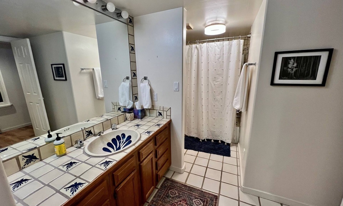Southside House | Casa de Carol - Charming 3-bedroom light-filled townhome in SE Santa Fe w/WiFi