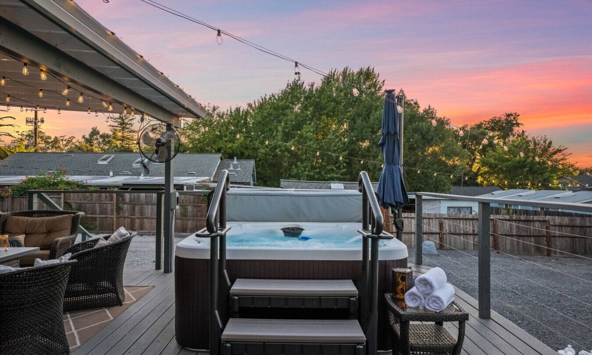 Windsor House | Casa de la Esperanza: 1890s Historic Gem - 5BD/3BA