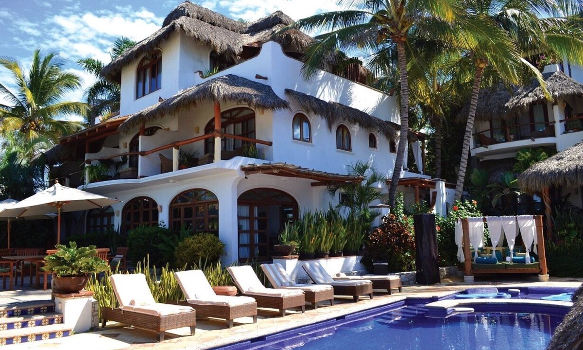Punta de Mita Hotel | Casa de Mita . Quiet, Secluded, Fabulously Appointed and Over the Top Service!