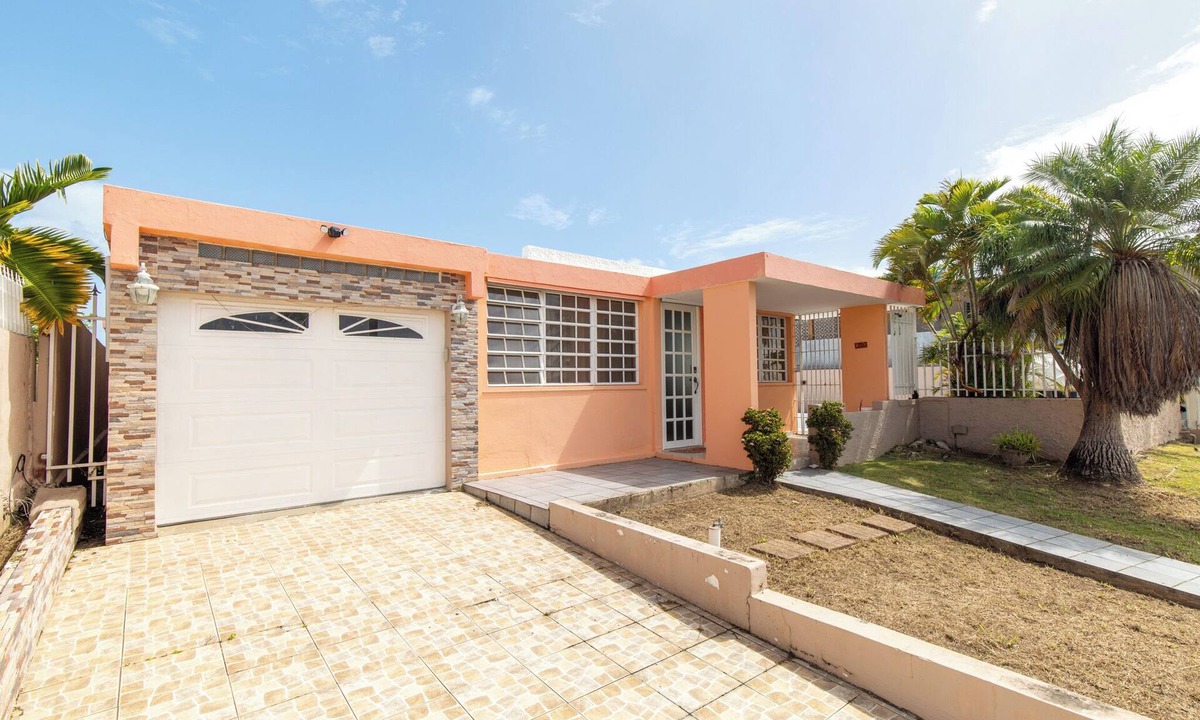Luquillo House | Casa de Papi in Luquillo with cool AC breeze