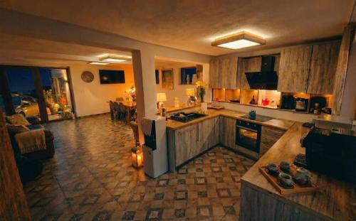 Saliste House | Casa de sub Brazi Relaxare la munte cu Ciubar