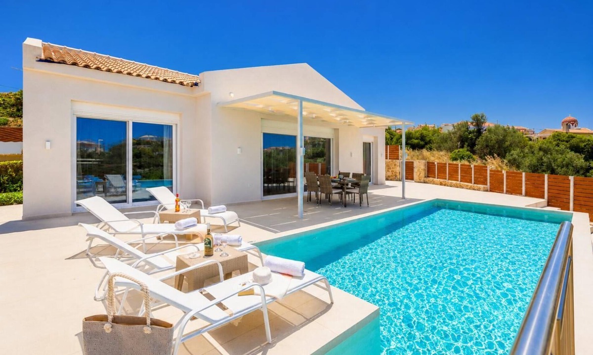 Lakithra Villa | Casa di Pietra - Two Bedroom Villa, Sleeps 4
