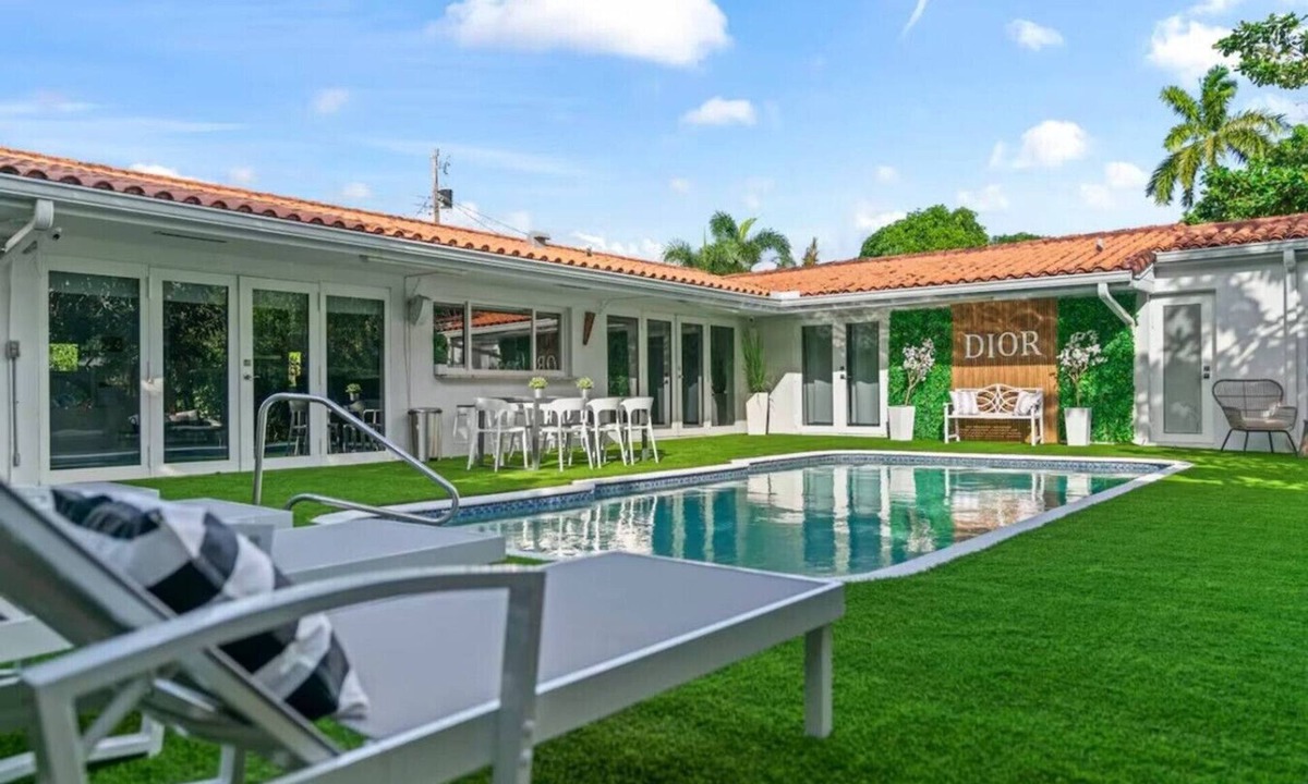 Ojus Villa | Casa Dior | Waterfront | Pool | Beach