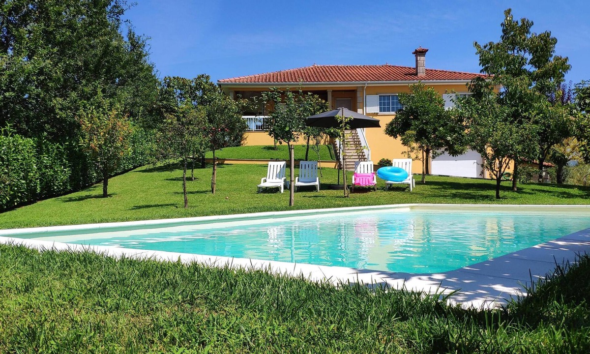 Povoa de Lanhoso Villa | Casa do Coberto, excellent villa for quiet holidays, in Póvoa de Lanhoso.