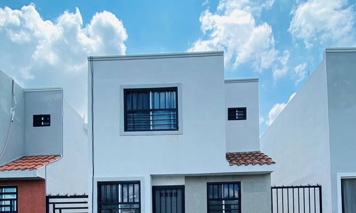Apodaca House | Casa dos pisos