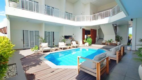 Batu Bolong Hotel | Casa Due