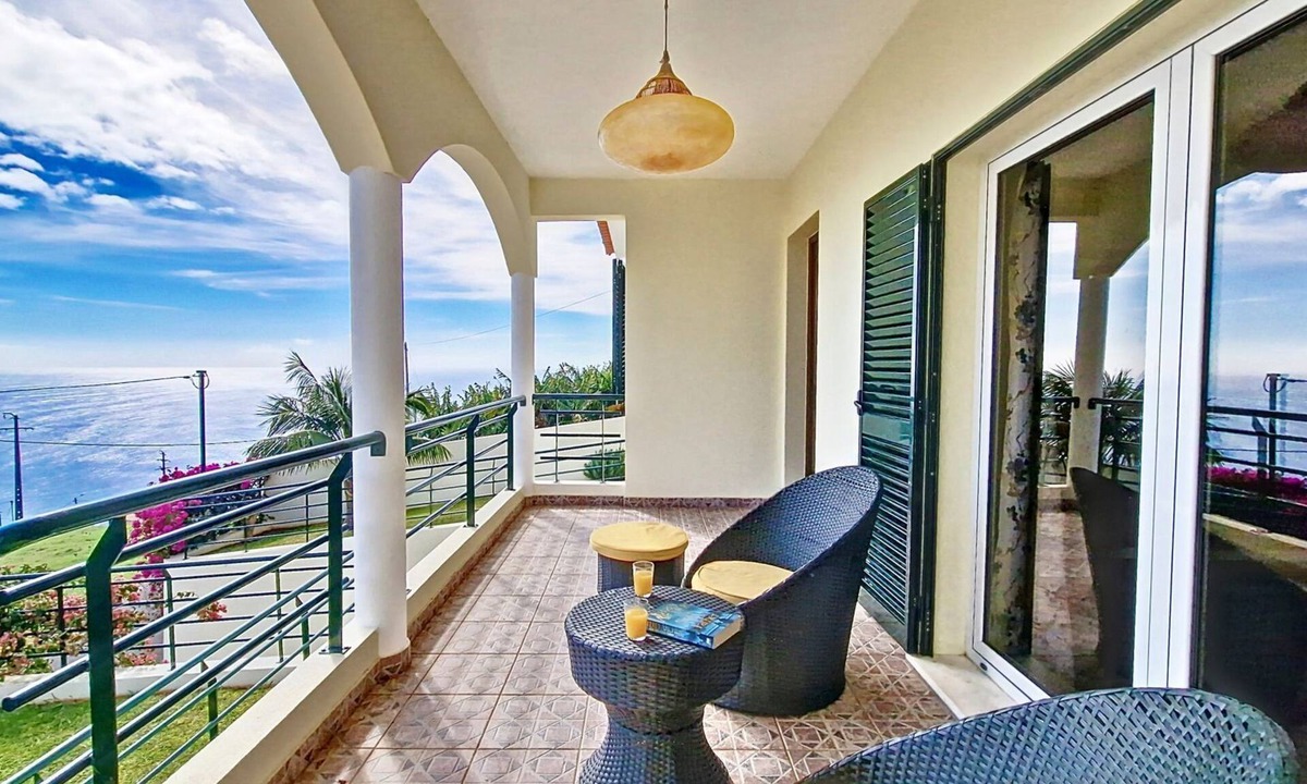 Estreito da Calheta House | Casa Eleanor by LovelyStay