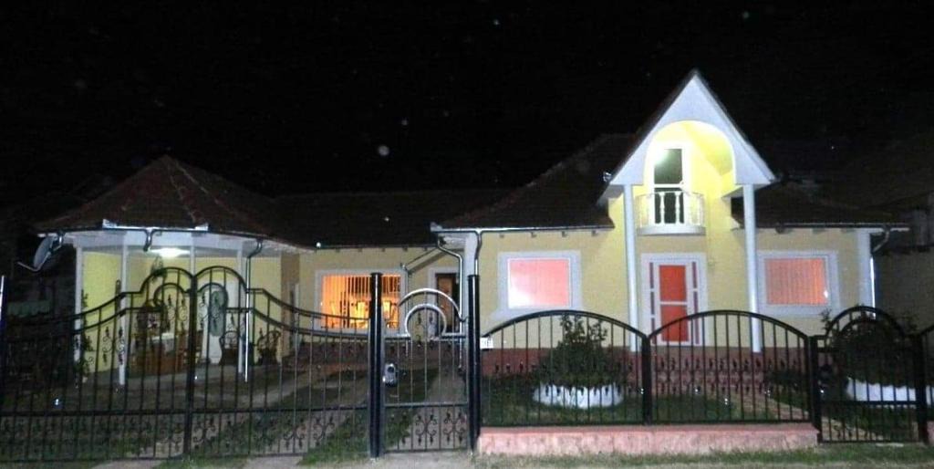 Asau House | Casa Elisei