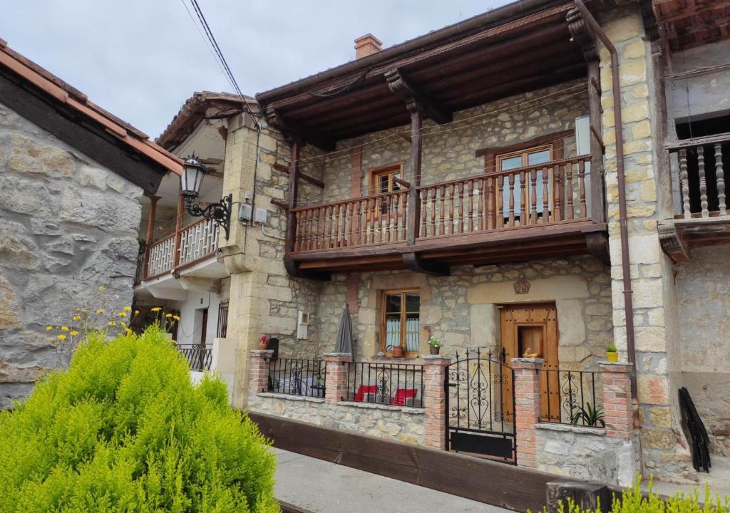 Val De San Vicente House | Casa Elvira