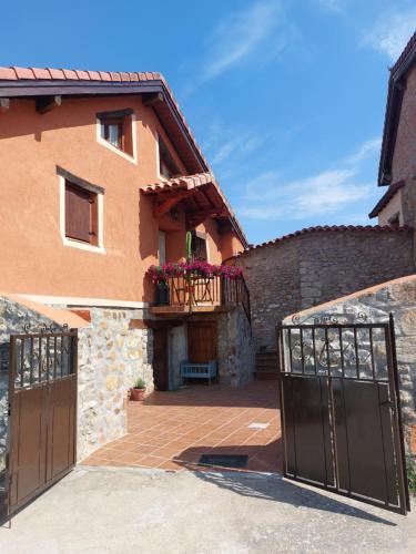 Cuestaedo House | Casa entera en Las Merindades con txoko y patio, a 50 min de Bilbao