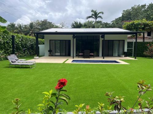 Avellanas Beach House | Casa Flor
