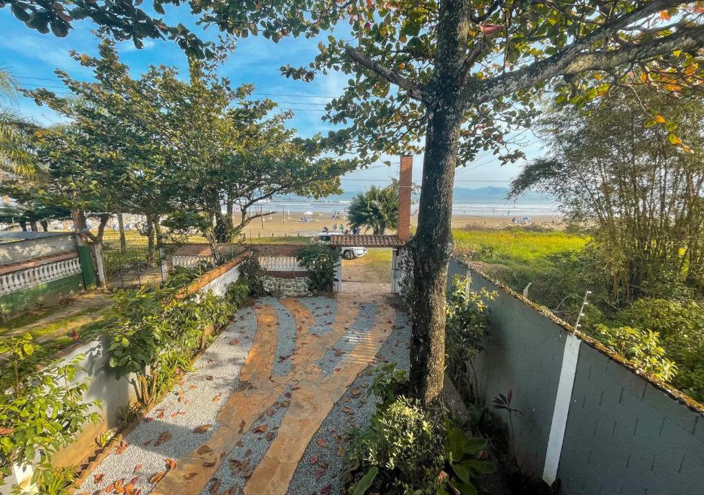 Centro House | Casa frente ao mar/pé na areia no Indaiá até 18 pessoas