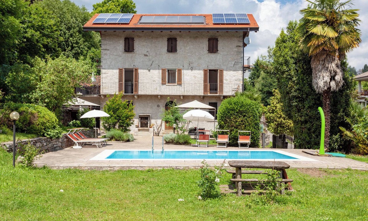 Lortallo Apartment | Casa Frey apt. 3 room apartment on Lake Orta with garden and swimming pool