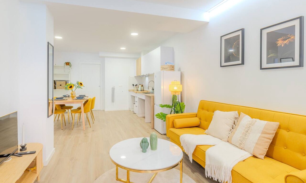 Torrefiel Apartment | Casa Girasol – Spacious Stay Near Valencia Center