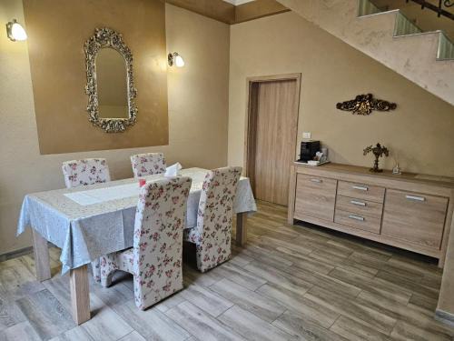 Jimbolia House | Casa Giulia