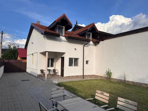 Petrosani Villa | Casa Happy