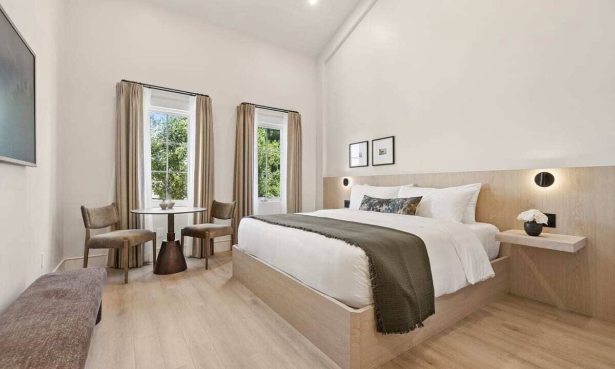 Oak Park Apartment | Casa Iglesia Studio 303