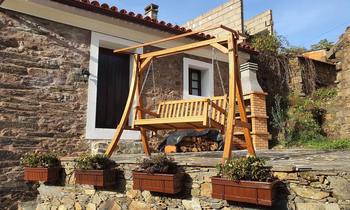 Proenca-a-Nova House | Casa Iris Cunqueiros In the heart of Cunqueiros Schist Village
