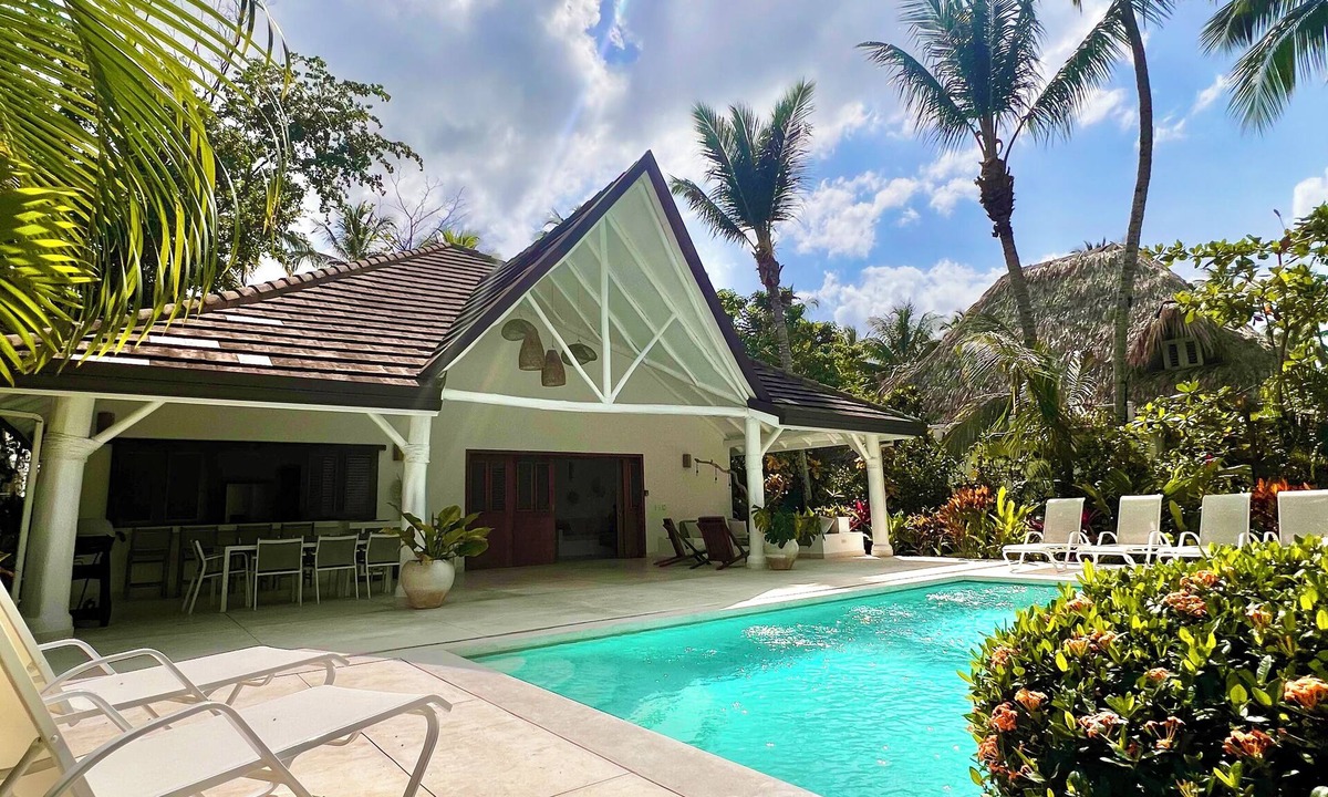 Las Terrenas Villa | CASA ISLA, 3 Bed Lux Villa w/Private Pool -2 minute walk to stunning beach!