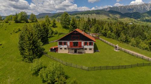 Sirnea Villa | Casa Koenigstein Private Hilltop Villa