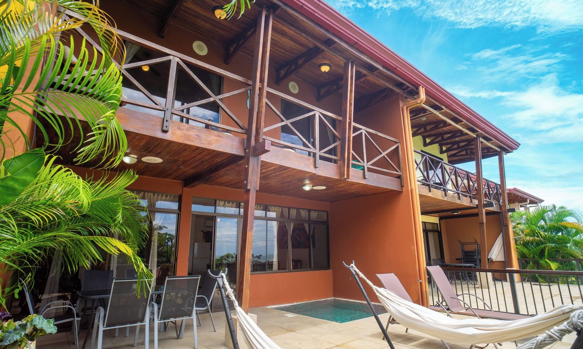 Las Olas Beach Community Condo | Casa La Joya - Ocean view condo with Plunge Pool