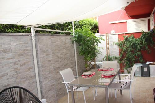 San Donato Apartment | Casa Lucia private CAR or Motorcycle park