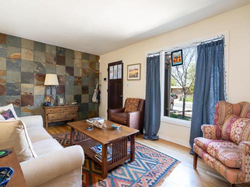 Southside House | Casa Lujan