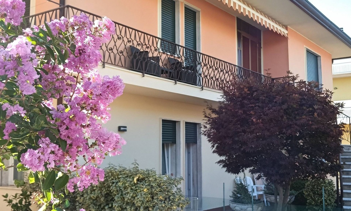 Montegrotto Terme Apartment | Casa Luna: appartamento con 3 Camere vicino alla Stazione di Montegrotto Terme.