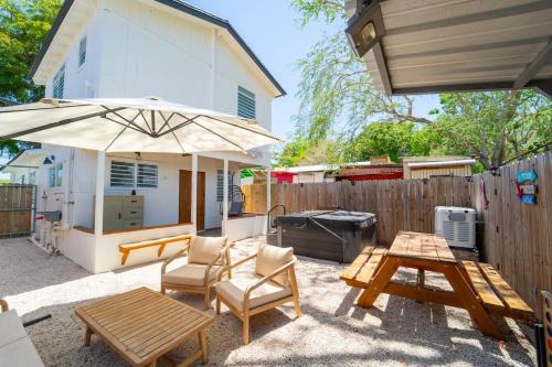 Boqueron House | Casa Macadamia Walk to Beach, Balneario & Boqueron