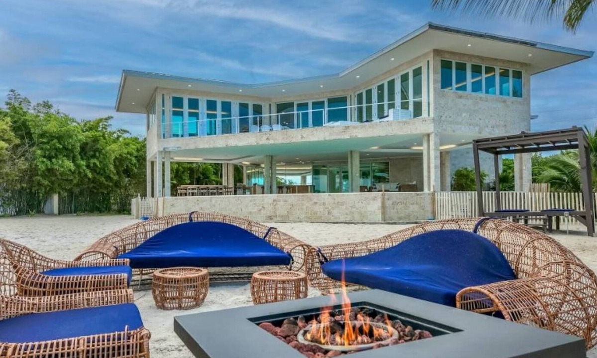 Marathon House | Casa Mare 5 bedroom 6 bath Tropical Oasis on the Ocean Pool, Sandy back yard and beach in Grassy Key