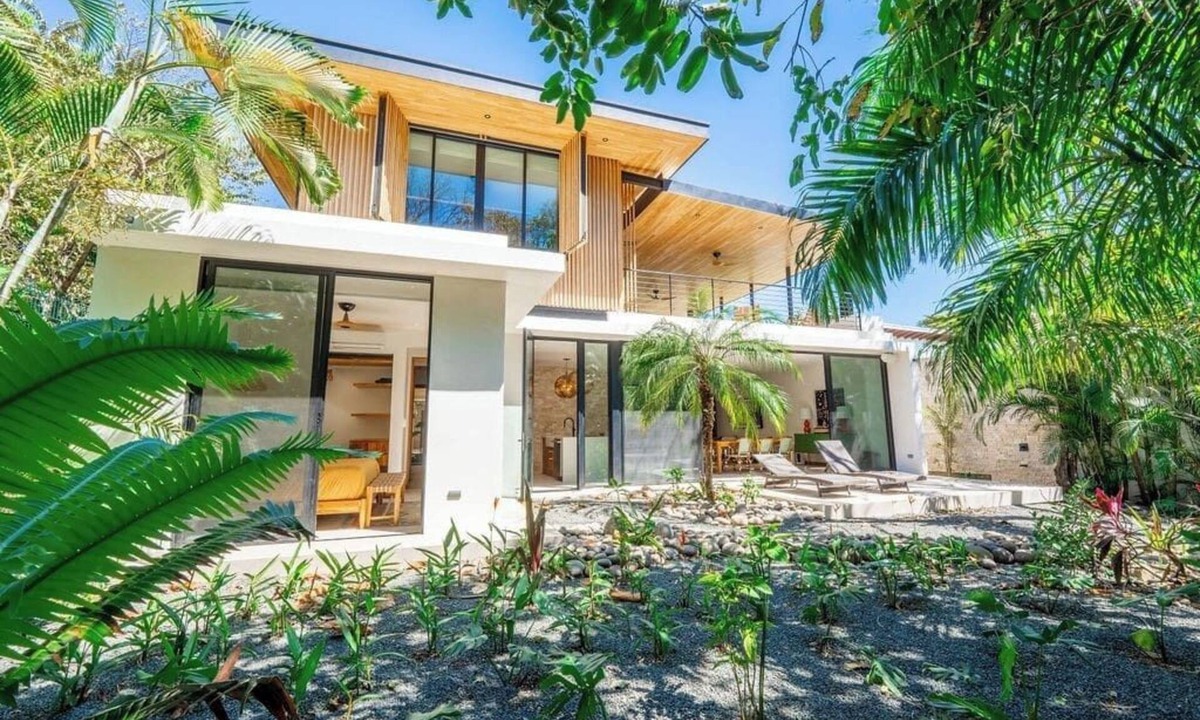 Playa Guiones House | Casa Marea | Luxury Front Row Villa Walk to the Beach