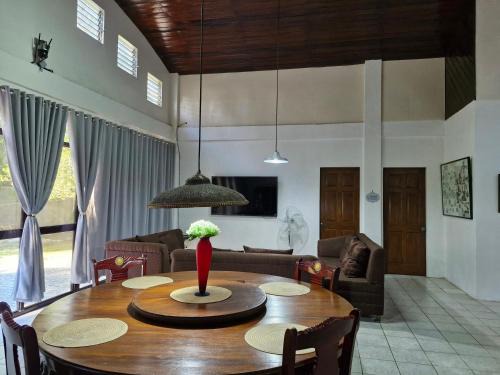 Dumaguete Villa | Casa Maria