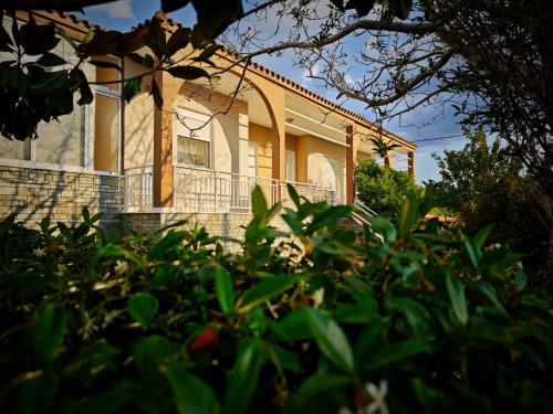 Maroneia-Sapes House | Casa Marrone