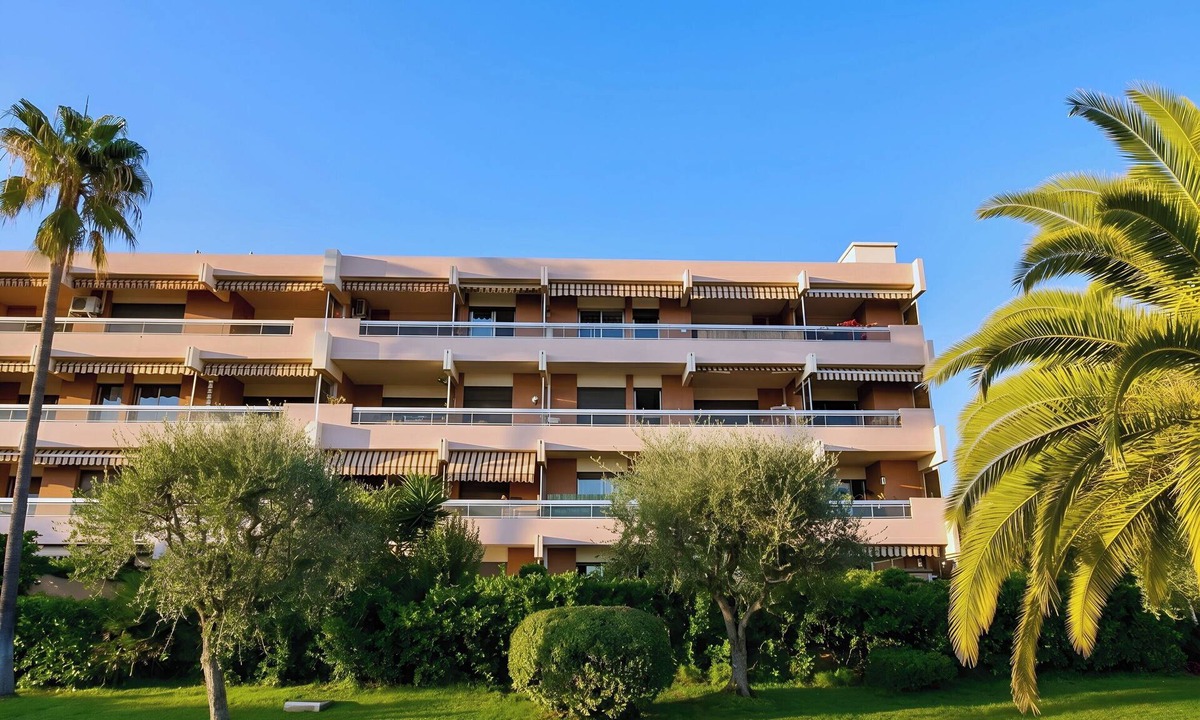 Fabron Apartment | CASA-Martine vue sur mer et parking privé