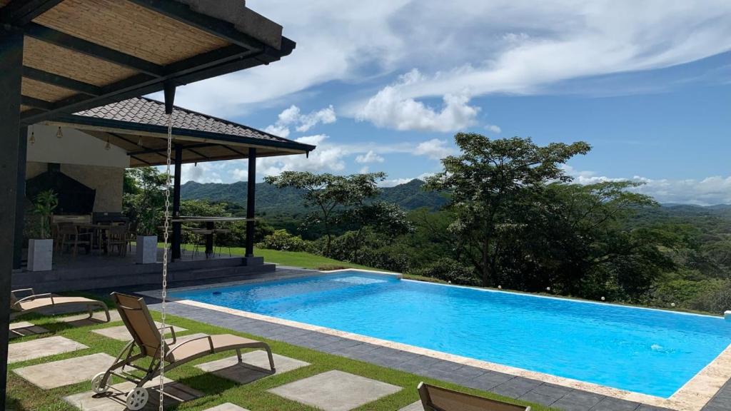 Matapalo House | CASA MATAPALO ON THE HILL, AMAZING VIEW