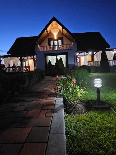Toplita House | Casa Mera